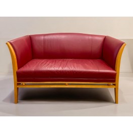 Mid C. Modern leather settee . Mid C. Modern leather settee .